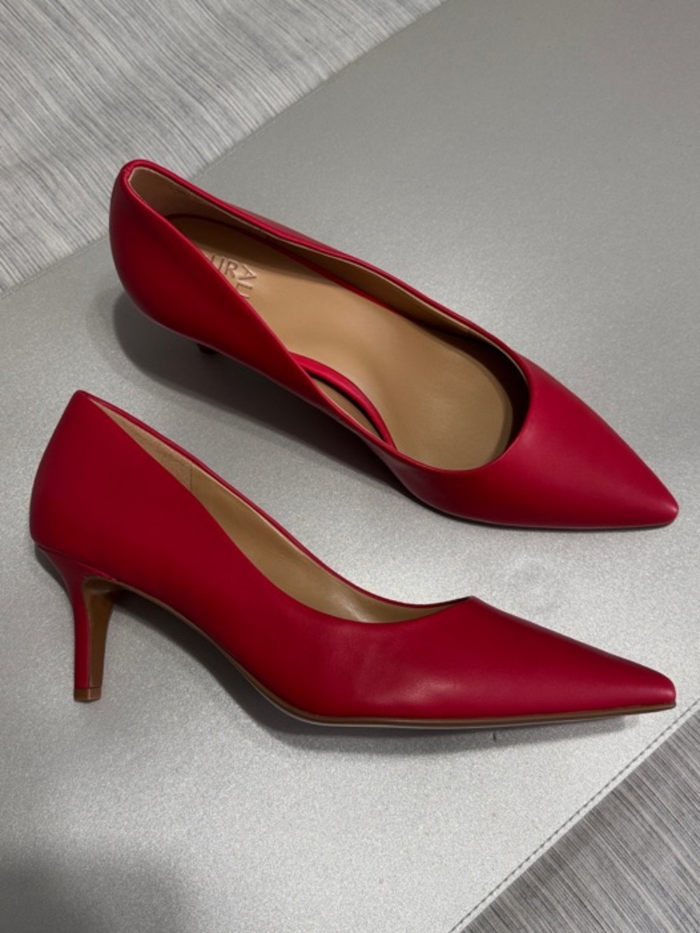 12WW Double Wide Width Naturalizer Everly Red Pointed-Toe Mid Kitten Heel Pumps - Picture 5 of 10